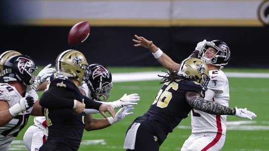 Hill leads Saints over Falcons in first start (NFL)