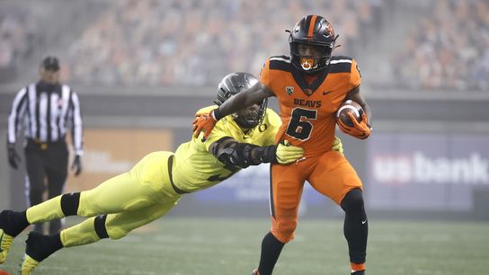 Oregon State stuns No. 9 Oregon in final minute (College Football)