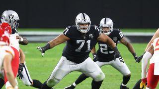 Raiders G Denzelle Good tears ACL in season opener (NFL)