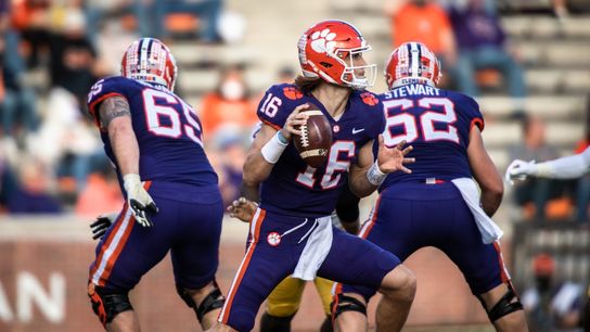 Top 25 football roundup: Lawrence stars in return for No. 3 Clemson (College Football)