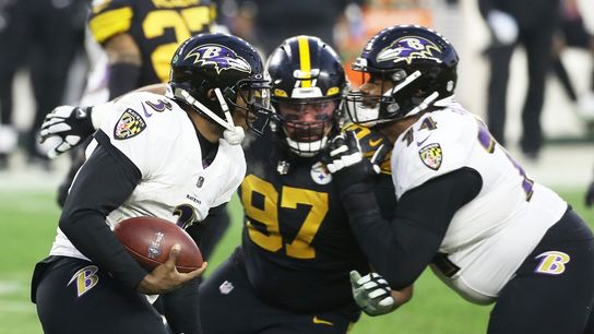 Sloppy Steelers hold off Ravens, stay unbeaten (NFL)