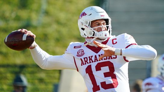 Streaking TCU meets 3-7 Arkansas in Texas Bowl (College Football)