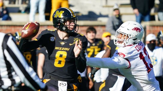 Mevis' FG lifts Missouri past Arkansas (College Football)