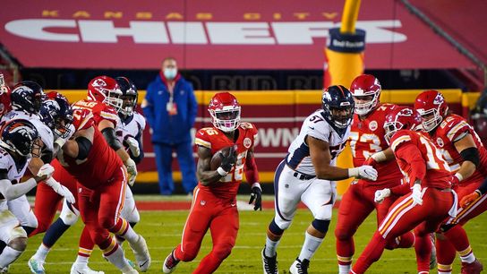Chiefs hold off Broncos to clinch playoff berth (NFL)