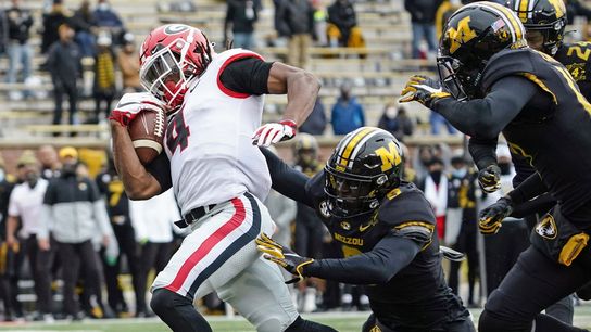 Daniels paces No. 9 Georgia in rout of No. 25 Missouri (College Football)