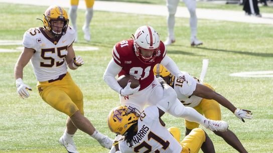 Shorthanded Golden Gophers take down Cornhuskers (College Football)