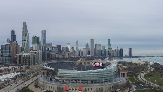 Bears say new suburban stadium would be enclosed (NFL)