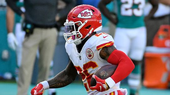 Ravens promote RB Le'Veon Bell to active roster (NFL)