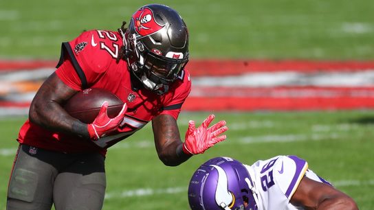 Report: Bucs RB Jones could play after finger procedure (NFL)