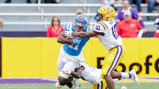 LSU forces 6 turnovers, rallies to defeat Ole Miss (College Football)