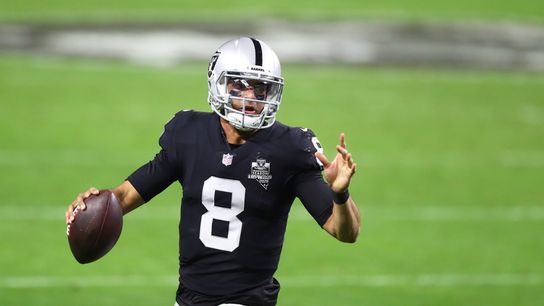 Report: Marcus Mariota takes pay cut, returns to Raiders (NFL)