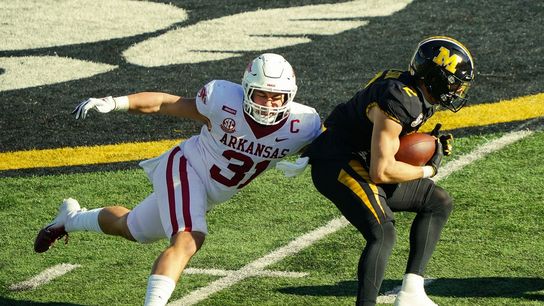 Arkansas LB Morgan to return for another season (College Football)