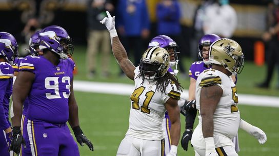 Kamara scores 6 TDs as Saints clinch NFC South (NFL)