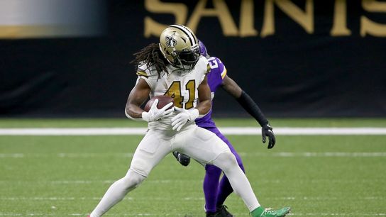 Kamara fined $5K for wearing Christmas-themed cleats (NFL)