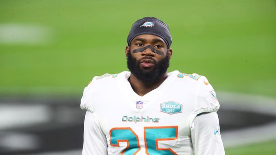 Dolphins CB Xavien Howard reports to training camp (NFL)