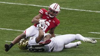 Wisconsin downs Wake Forest in Mayo Bowl (College Football)