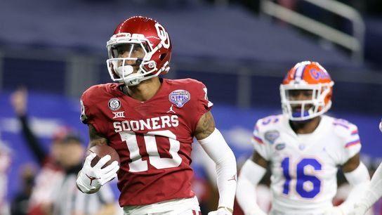 No. 6 Oklahoma runs over No. 7 Florida in Cotton Bowl (College Football)