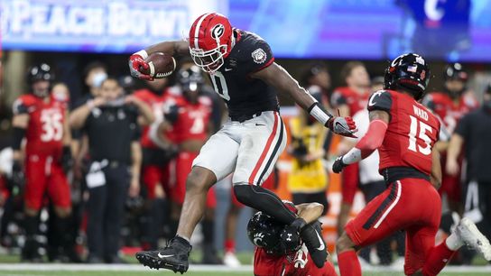 Podlesny kicks No. 9 Georgia past No. 8 Cincinnati in Peach Bowl (College Football)
