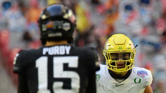 Oregon LB Isaac Slade-Matautia enters transfer portal (College Football)