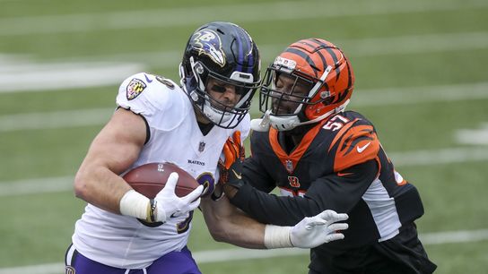Jackson sets QB rushing record as Ravens handle Bengals (NFL)