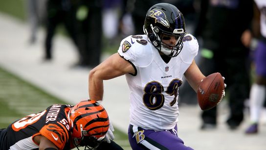 Ravens TE Mark Andrews treated for 'serious cramping' (NFL)