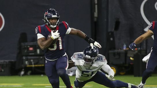 Reports: Texans keep RB David Johnson on restructured deal (NFL)