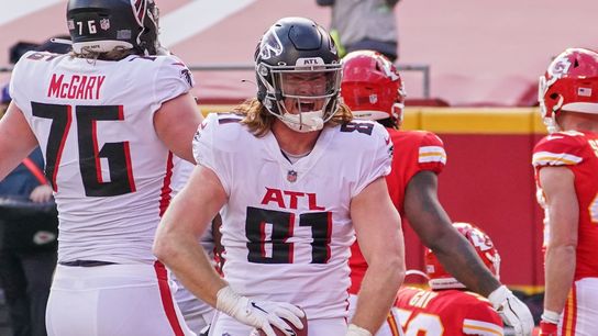 Reports: Falcons won't pick up TE Hayden Hurst's option (NFL)