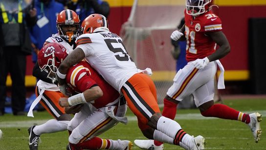 Report: Mahomes remains in concussion protocol; status uncertain (NFL)