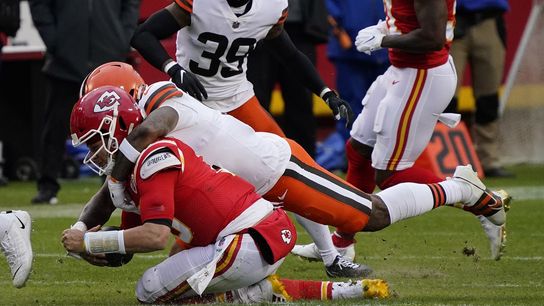 Chiefs lose Mahomes, defeat Browns to reach AFC title game (NFL)