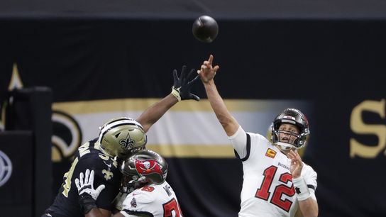 Tom Brady, Bucs advance to NFC title game by beating Saints (NFL)