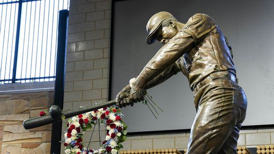 Falcons, United to honor Atlanta legend Hank Aaron (NFL)