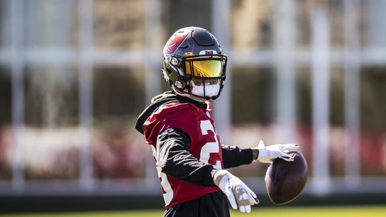 Bucs CB Sean Murphy-Bunting exits with elbow injury (NFL)