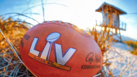 Heads or tails? Super Bowl bettors split from coin toss to champion (NFL)