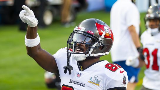 Agent: WR Antonio Brown re-signing with Bucs for 2021 (NFL)