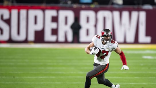 Rob Gronkowski, Bucs reportedly agree to 1-year deal (NFL)