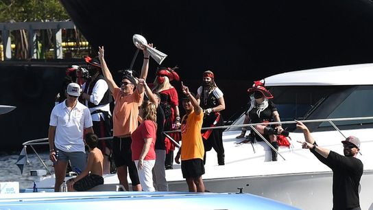 Tom Brady's memory of Lombardi Trophy toss a bit wobbly (NFL)