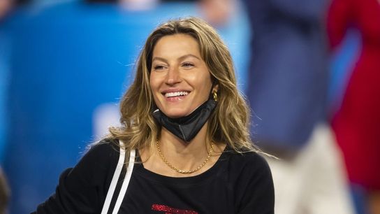 Report: Tom Brady, Gisele Bundchen hire divorce lawyers (NFL)