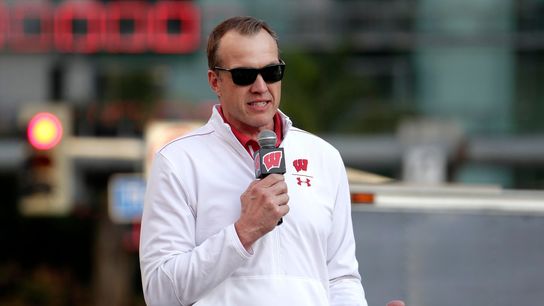 Wisconsin promotes alum Chris McIntosh to athletic director (College Football)