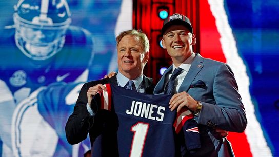 Patriots select Alabama QB Mac Jones at No. 15 (NFL)
