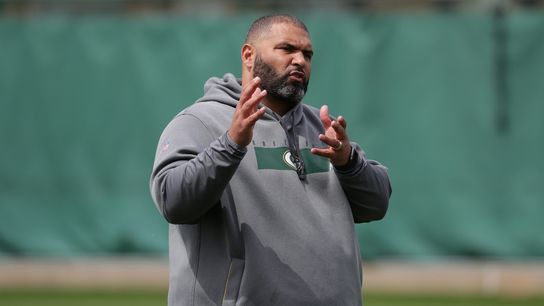 Packers DL coach Jerry Montgomery (COVID-19) to miss game (NFL)