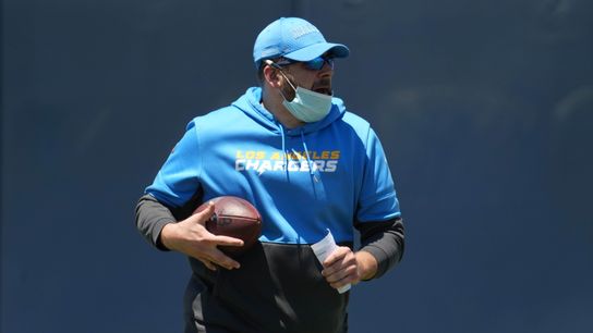 Report: Dolphins interviewing Frank Smith for OC position (NFL)