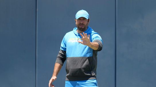 Report: Dolphins hire Frank Smith as OC (NFL)