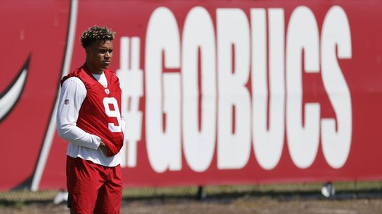 Report: Bucs sign first-round draft pick Joe Tryon (NFL)