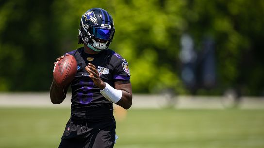 QB Lamar Jackson rejoins Ravens at practice (NFL)