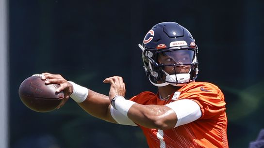 Report: Bears QB Justin Fields inks $18.8M rookie deal (NFL)