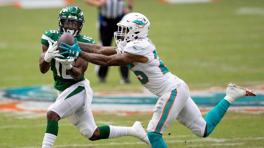 Dolphins coach on Xavien Howard: 'We don't want to trade him' (NFL)