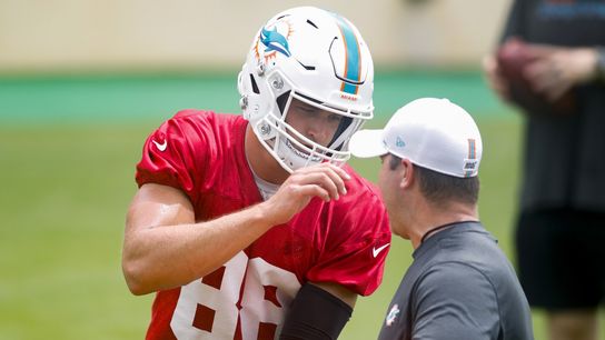 Dolphins activate TE Mike Gesicki off COVID list (NFL)