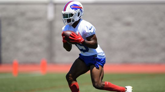 Bills WR Isaiah McKenzie gets vaccinated after fine (NFL)