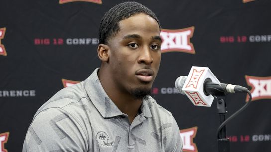 Notre Dame, Iowa St. put three on preseason All-America team (College Football)