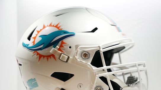 Report: Dolphins co-OC tests positive for COVID-19 (NFL)